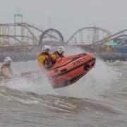 Aid – RNLI Clacton launch in search for person in the water