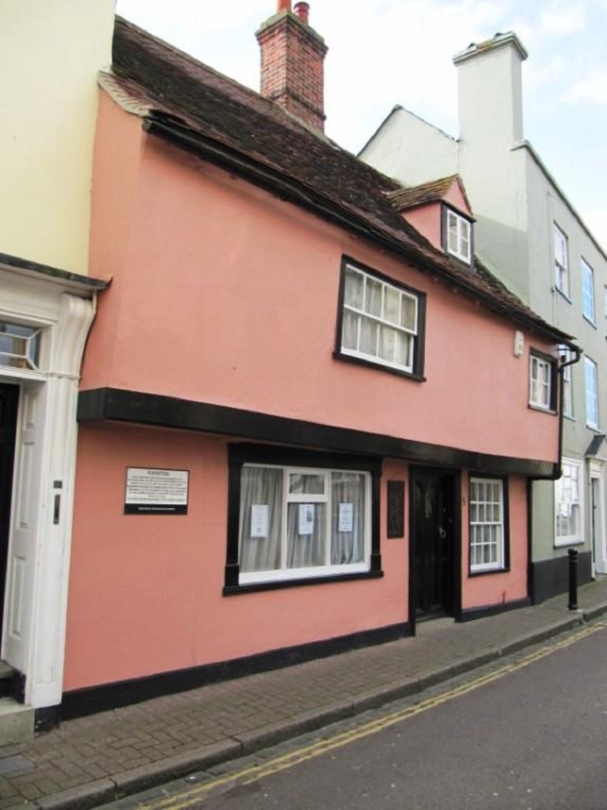 The Foresters Arms, in Harwich, was damaged by incendiaries | Clacton and Frinton Gazette - Vimarsana News