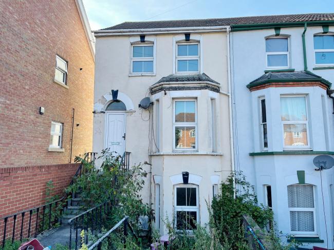 Bidding war at auction over home opposite historic fort