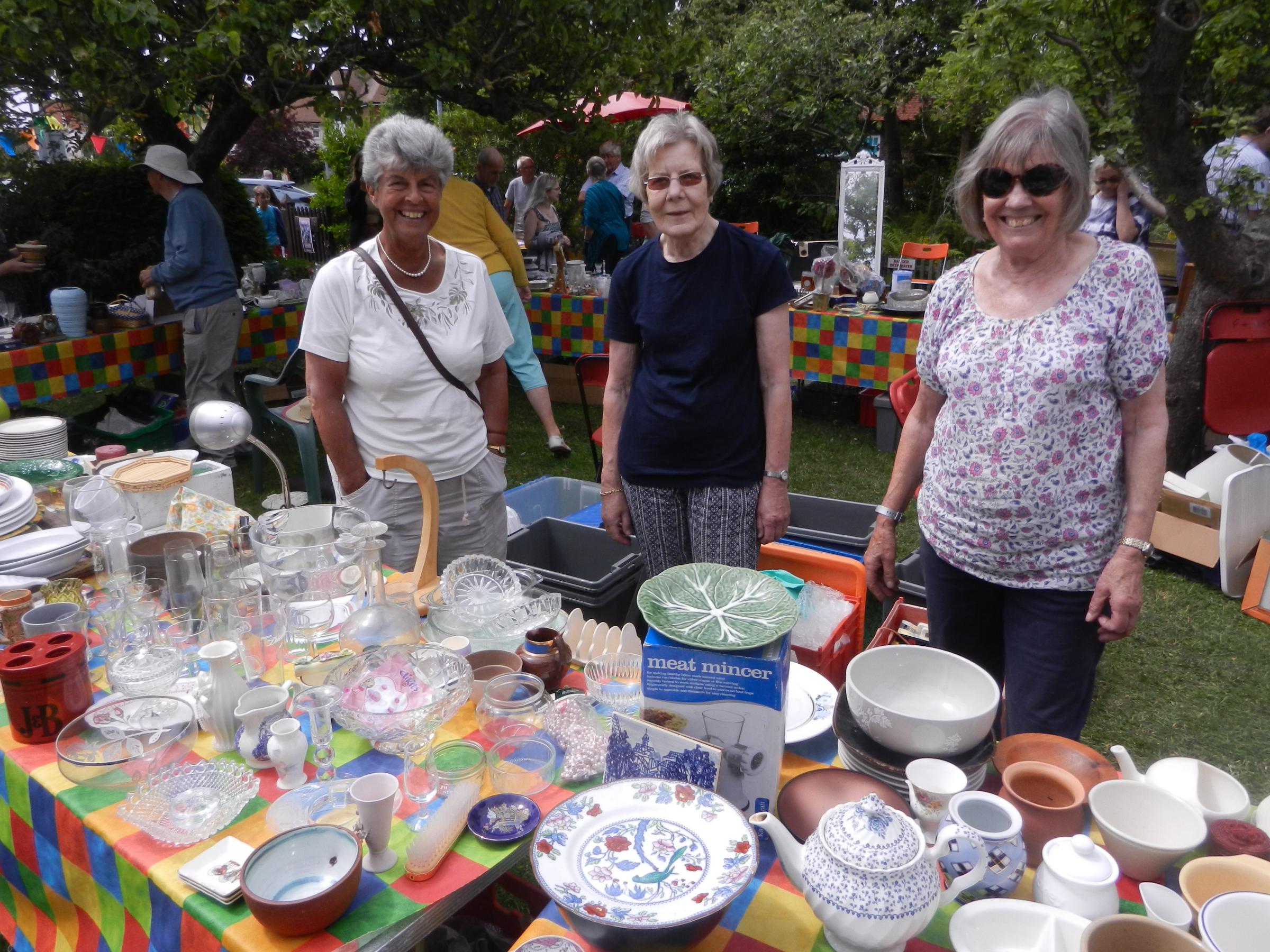 Volunteers raise almost £1k for heritage charity in just 3 hours - Vimarsana News