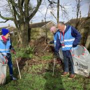 Rubbish - Frombles on the hunt for litter